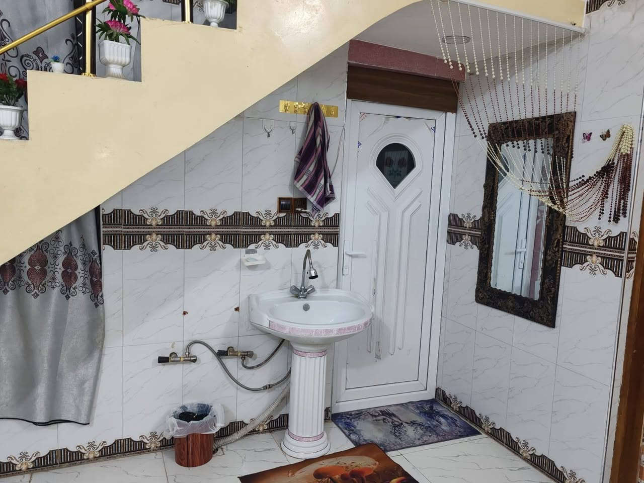 دار في ابومنيصير عرب عباس قريب ع شارع العام
مساحه ١٨٠ متر
يحتوي على غرفتين نوم +حمام داخلي+ مطبخ +
استقبال
للستفسار الاتصال ع رقم *********** +***********
علمن ان دار زراعي
