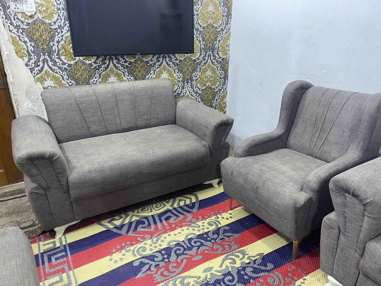 تخم 10 مقاعد تكمه بلوك نضيف بدون اي ضرر ب210 وبي مجال
***********
