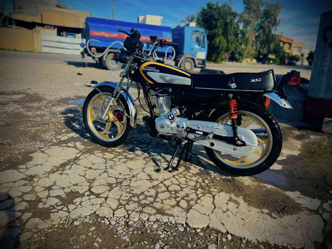 السلام عليكم دراجة للبيع موديل 2025 نامي تو برو محرك 150 دراجة خير من الله سعر 550 و بي مجال دراجة بل واقع احلة من الصور ***********
