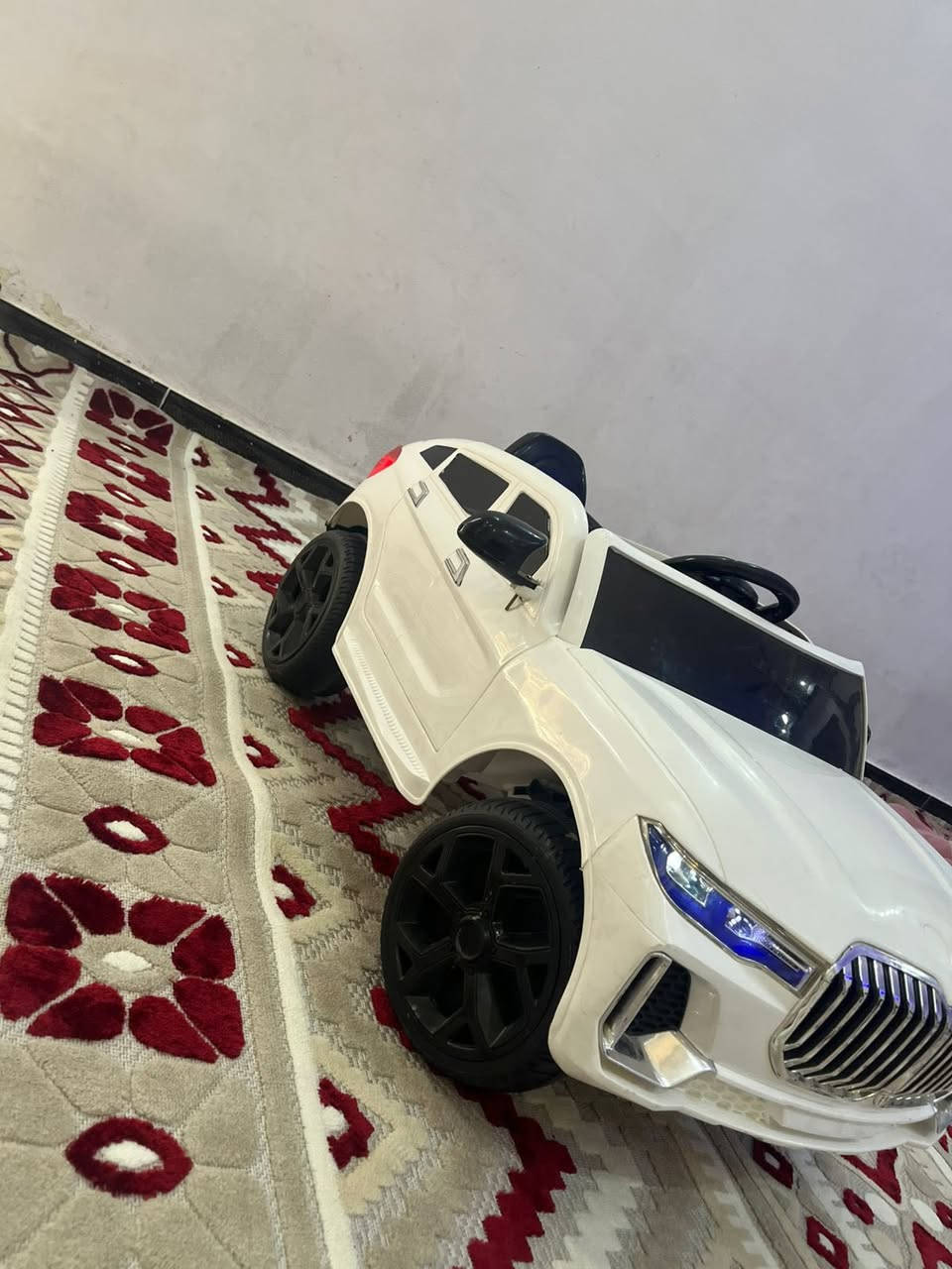 سياره شحن للبيع  ماخذه  ٢٦٠ اريده ١٢٥ الشراي يتصل ***********
