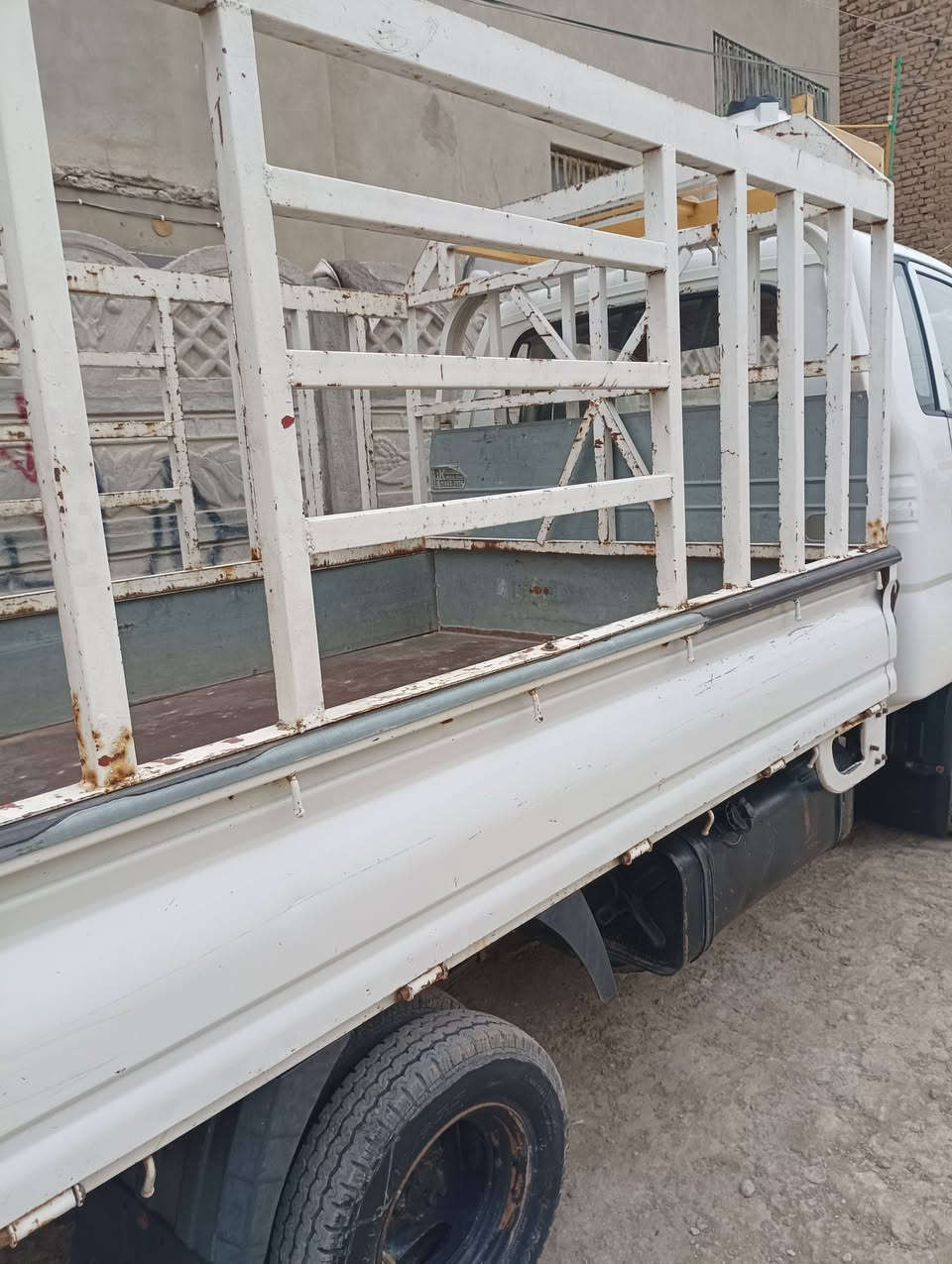 السلام عليكم كياء حمل 2008 سيار نضيفه مال البيت مامتعوبه 
حداديه تاريرات الكشر نضيف حلوه السيار ماشاء الله 
مكانها بابل حله 
السعر اتصل 
***********
