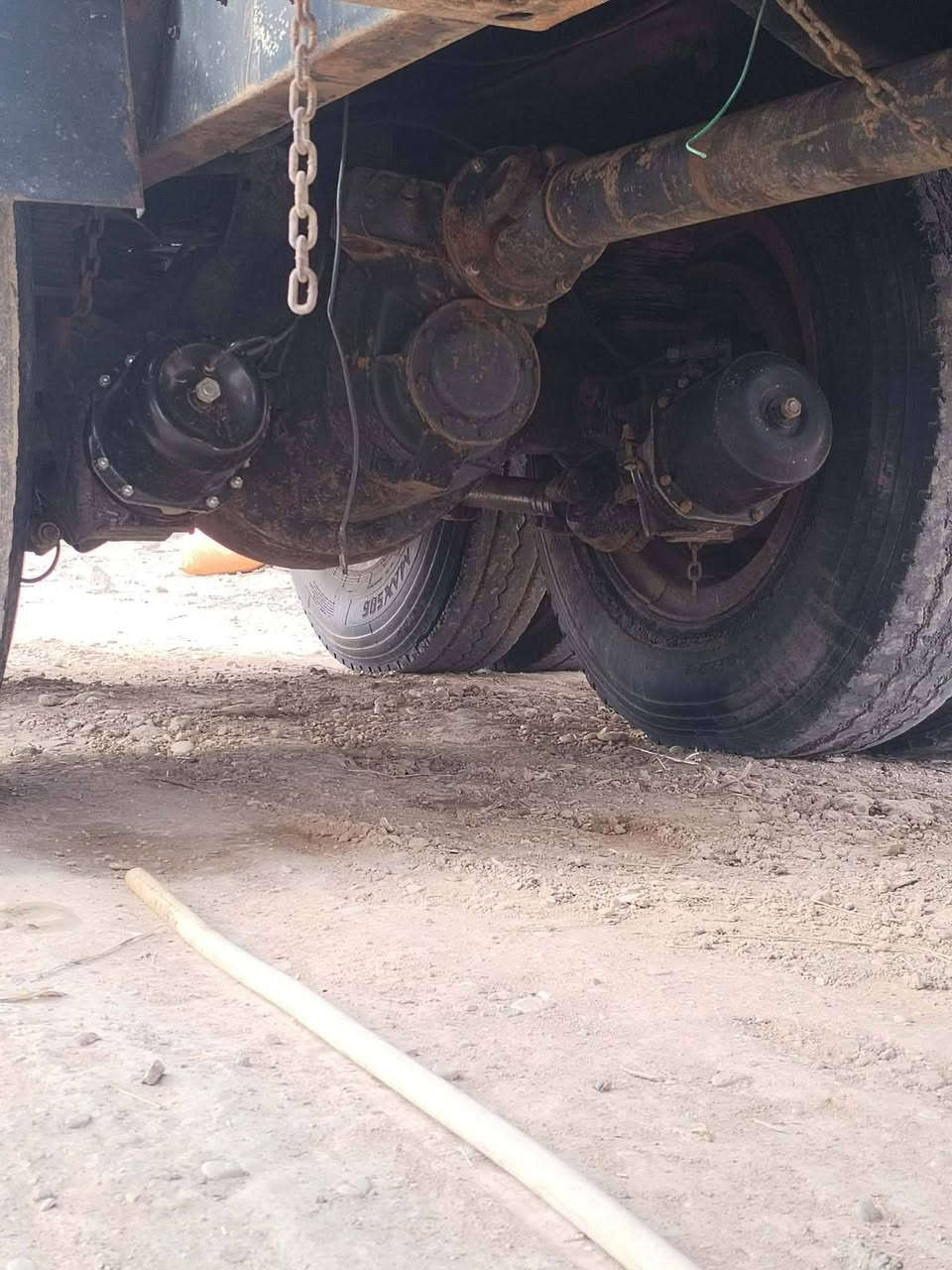 سلام عليكم قلابي فالفو ابو زلوف بلادي قلابي لا تبخير ولا تنقيص  موديل ٨٢ رقم ألماني بسمي تحويل ثاني يوم صبغ عام تايرات نص عمر  ***********
