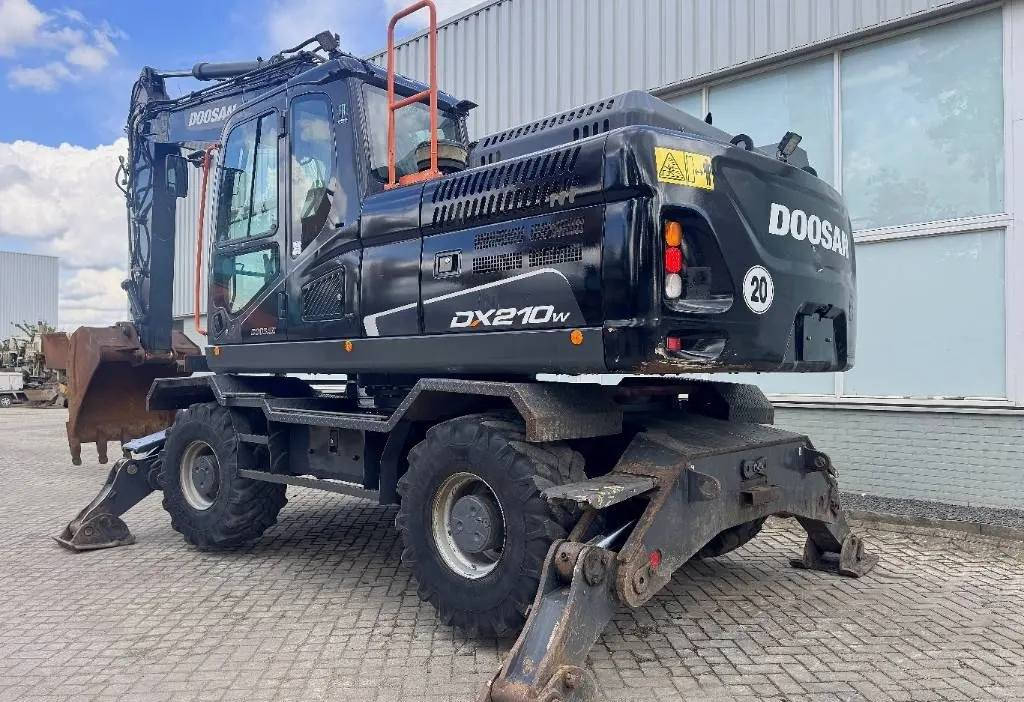 Doosan DX 210 W -5
الموديل 2020
مشتغلة 10806ساعة
مكفوله كفاله عامه 
مكان الحفاره اوربا ✋
السعر 35000 (ثلاث دفاتر و50ورقه )
مدة الوصول 25يوم بعد الحجز 
للتواصل خاص او واتساب:31657116376


**إذا كنت صاحب هذا الإعلان وتريد حذفه لأي سبب، رجاءا أرسل رسالة إلى الدعم الفني**