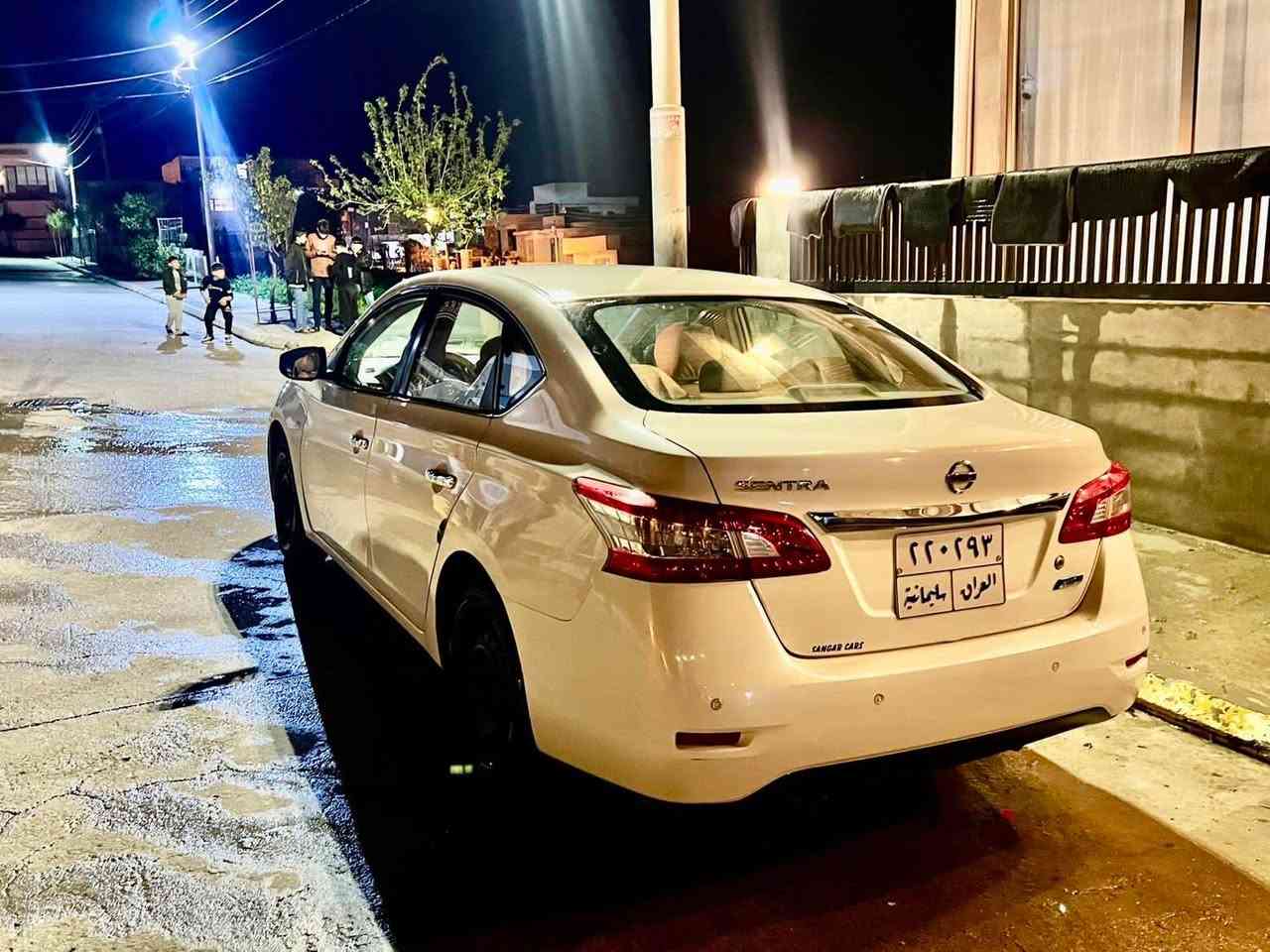 سێنترا ٢٠١٥ بێ بۆیاخ هیچی پێووە نیە زۆر بێ عەیبە گێڕو مەکینە و هەموو شتێکی بە شەرت ٢٥٢ هەزار ڕۆشتووە سەیارەیەکی بێ عەیبە ماڵی دۆستە زۆر تازەو جوان ماوەتەوە بێ کێشەیە سەنەوی تازەیە تەحویل و خرامەو هەمووی بەشەرت 
نرخی (١٢٠$)
 مەعامەلەیەکی برایانەی تیایە 
ناونیشان:سلێمانی دوکان 
*********** السليمانية, العراق
