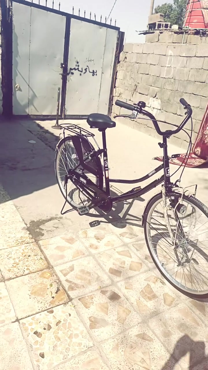 سلام عليكم بيسكل سياحي حجم 26جديد حاويه صالي 20يوم من ما خذه واريد ابيع السعر 160وبي مجال حك جيه رقم بس وساب ***********مكان لبيسكل بصره جبيله القياده لبحريه
