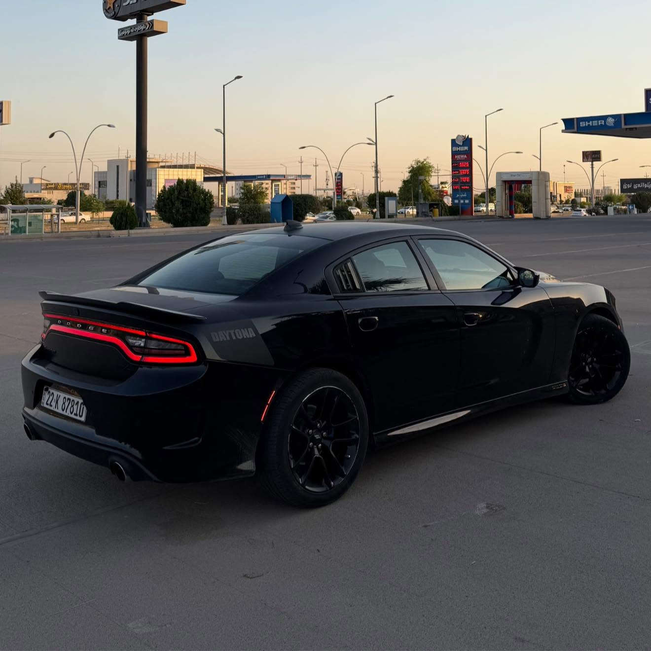 دوج جارجر Daytona
مديل 2021
ماشيه 70mi
دايتونا 5700
فووول مواصفات عدا الفتحه
بدون حادث فقط طخه جداً خفيفه بالجاملغ الامامي موضحه بالصور
السياره جديده جدا وجاهزه بدون اي نقص 
مكان السياره بصره طويسه
السعر 240 بي مجال بسيط
للاستفسار ***********
