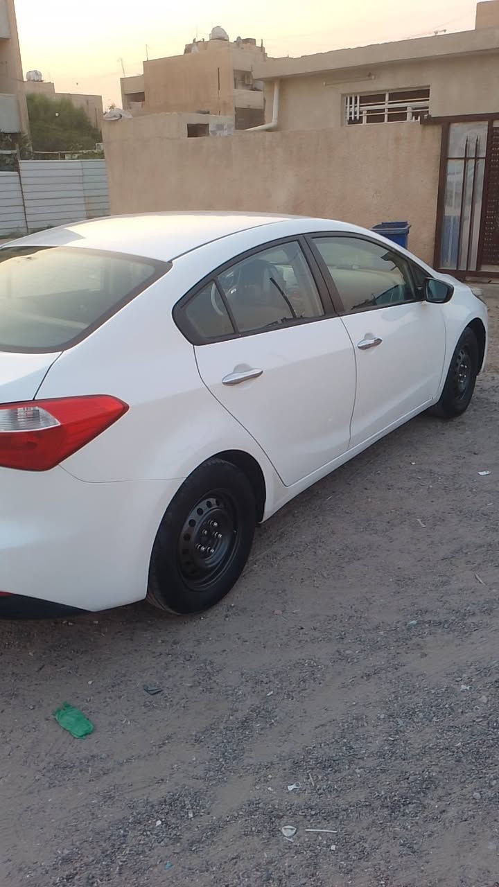 كيا سيراتو 2014 خليجي محرك 1600 دوش دكشن عالي سيارا كفالة ماعده بنيد مبدل بلاد دوسه جوه باب الصدر صبغ ع كد باب مكاني بغداد سعر 115... ***********
