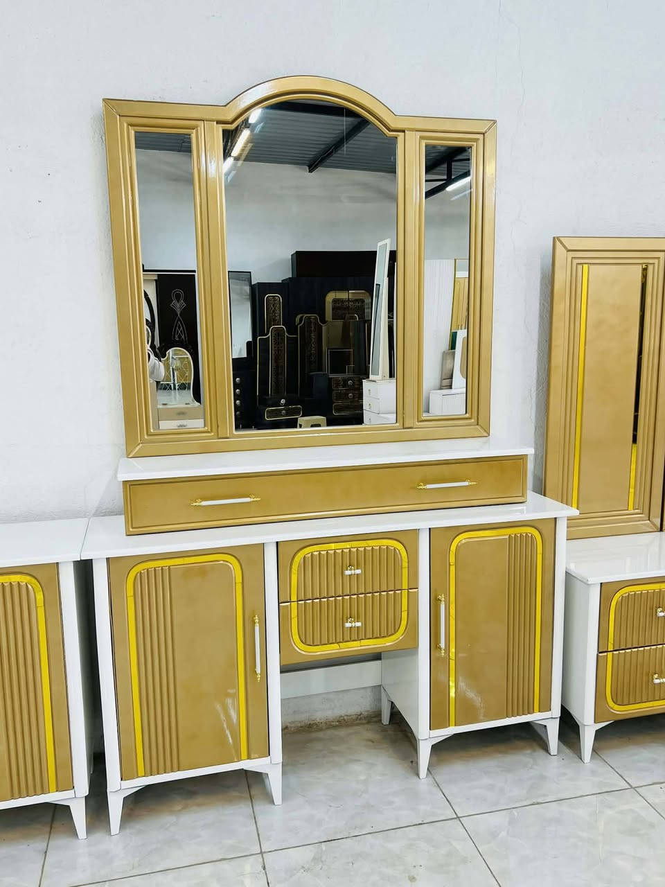 غرفه جديد تفصال عراقي 🇮🇶
تصميم تركي  صبغ حراري

داخل وخارج صاج

ضهر جرجوبه ضمان بيه الغرفه 

سعر مليونين و250

نقل وشد داخل بغداد مجاني محافضات بكروه


**إذا كنت صاحب هذا الإعلان وتريد حذفه لأي سبب، رجاءا أرسل رسالة إلى الدعم الفني**