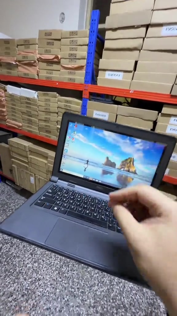 عرض خاص لمدة يومين  لابتوب شركة دل  ذاكره 300GB رام 4  شاشه لمس  فقط ب 69 الف  توصيل مجاني كل العراق  ضمان شهرين  ***********

