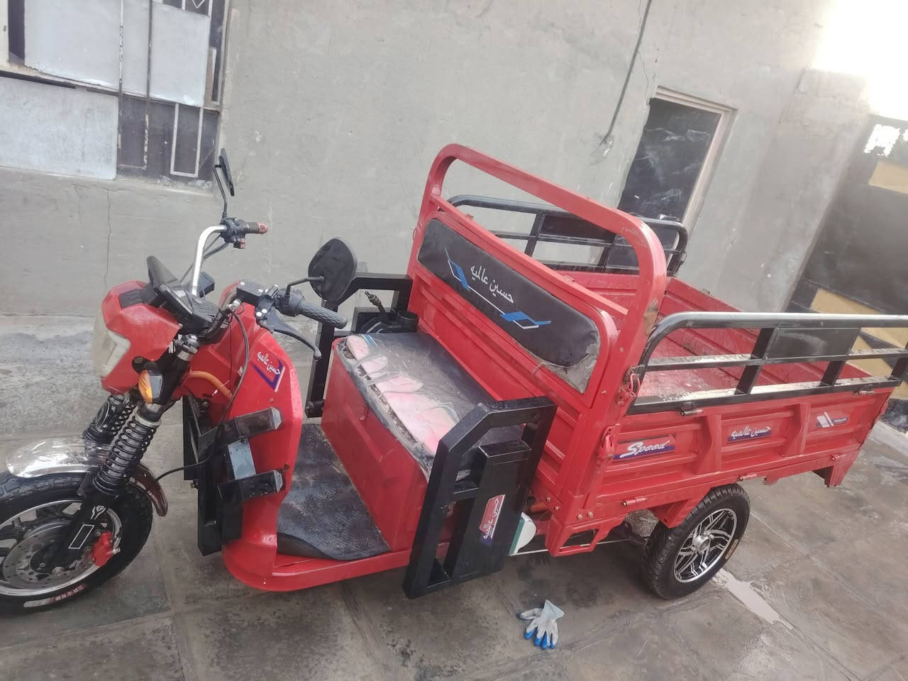 السعر 750 وبيها مجال     ***********
