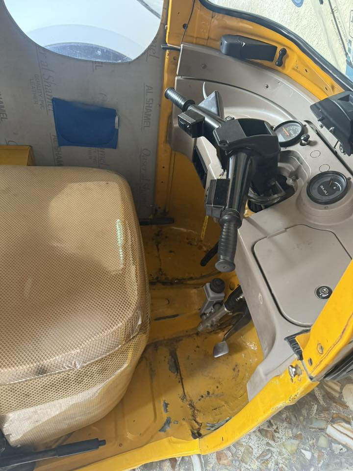 20 رقم وسنويه مكينه كيرر خيرر من الله سعرر 6450 وبيهه مجال قليل للستفسار ***********
