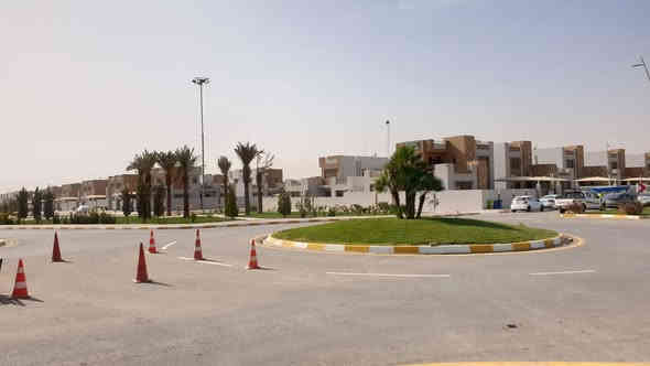 دار200م للبيع بالقسط طابوصرف مجمع مدينتي قرب جامعة كركوك 3غرفتين نوم استقبال هول مطبخ صحيات عدد2. حديقة كراج سيارة. مقدمة 10دفتر والسعر الكلي 13دفتر ونصف الاتصال بالرقم ***********
