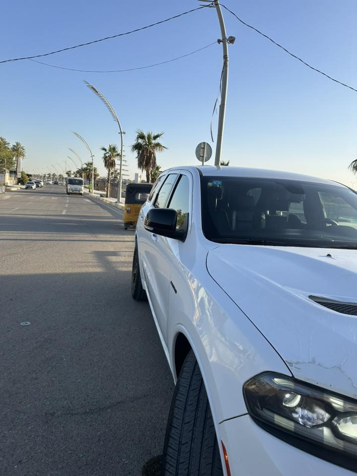 دودج دورنكو Rt 2022
حجم المحرك :(V8 (5700L
اللون: ابيض
السياره نظيفه دهن موبر وكالة .
عداد المسافة :58mi  
الحادث : كولش حلو وبسيط بدون دواخل بنيد وجاملغ السايق 

المواصفات فول 1/1
تشغيل عن بعد
شاشة جبيرة فول تحكم ابل كار بلي /اندرويد اتو 
سماعات نظام صوت من Boos
مقعد السائق خزن 
رادار امامي ( تثبيت مسار مع مانع تصادم )
رادار جانبي ( نقطة عمياء )
مانع تصادم 
اوتو ستوب
تحديد مسار 
استيرين هيتر 
تحكم استيرن كهرباء 
كامرة خلفية دواره
كشنات تدفئة وتبريد
ويل كب حجم 20 كروم
شفتات استيرين 
نظام قيادة سبورت 
ستيرن رياضي على شكل حرف D مع تدفئة
ثلاث وضعيات للقيادة سبورت نورمال ايكو 
كشنات تحكم كهرباء
كشنات الخلفيه سياخي منفصل vip
شفتات ستيرن
دخول ذكي بصمة أبواب
صندوك كهربائي 
حساسات خلفية 
مراة جانبية هيتر
وضعيات قيادة سبورت وايكو
شاشة ابل كار بلي واندرويد اوتو 
اوتو ستارت ستوب 
تشغيل عن بعد 
لايتات زينون وكالة
بلوجكتر زينون
بصمة ابواب 
تبريد 3 قطع مركزي. 

مكان السيارة ديالى بعقوبه

صور الحادث ورقم الشاصي ادخل خاص وتدلل

(رقم بغداد )بأسمي 

ملاحضه :السياره امفوله ولنظافه احلى من المواصفات والصور  ***********
