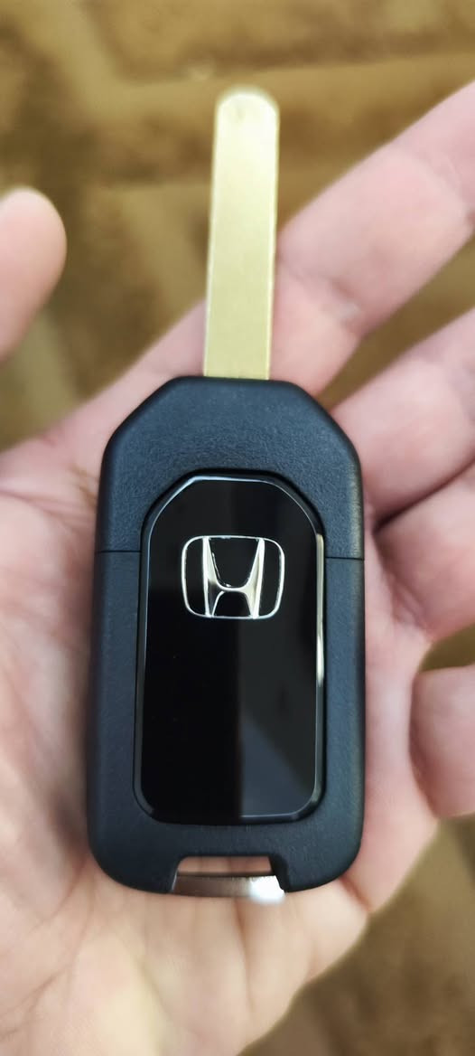 سويچ وخريطة ومفتاح خام مامحفور كاملة ( قابلة للبرمجة) قطعة جديدة ، السعر 30 الف ، يوجد توصيل .


**إذا كنت صاحب هذا الإعلان وتريد حذفه لأي سبب، رجاءا أرسل رسالة إلى الدعم الفني**