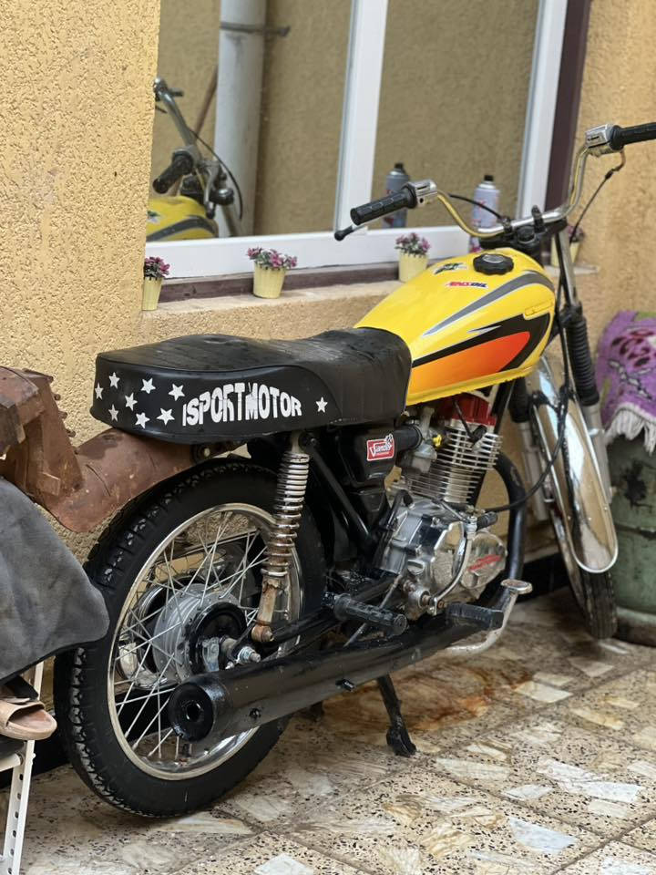 السلام عليكم اخوان دراجه للبيع كلك تعمير دراجه نظيفه مامتعوبه مال جناي مكينه خرسه ماتسمع بص صوت الاكزوز مكينه مبدل بيها بس ولفات مامبينه مفتوحه بس عن الحلال ول حرام بعدها ماساحكه دراجه مرتبه السعر 650 وي السيبايه 600 بدون سيبايه وبيها مجال مكاني بصره صالحيه الرقم ***********
