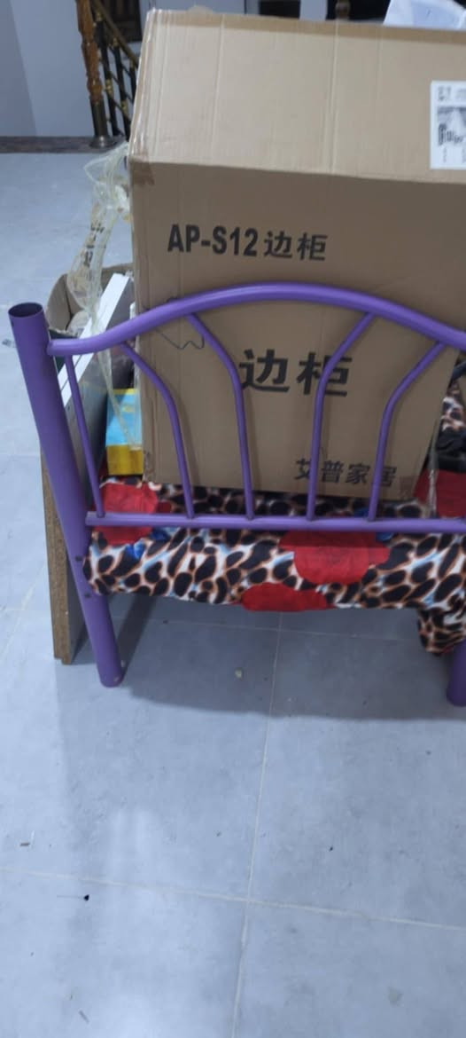 متوفر قنفات نظيفة
مابيهن كسر  ٢ كبار ٢ زغار 1 و سط 
١٠ نفر

وجرابي شبابية حديد قوية  عدد 2
للاستفسار *********** واتساب او اتصال 
ماعندي ماسنجر
