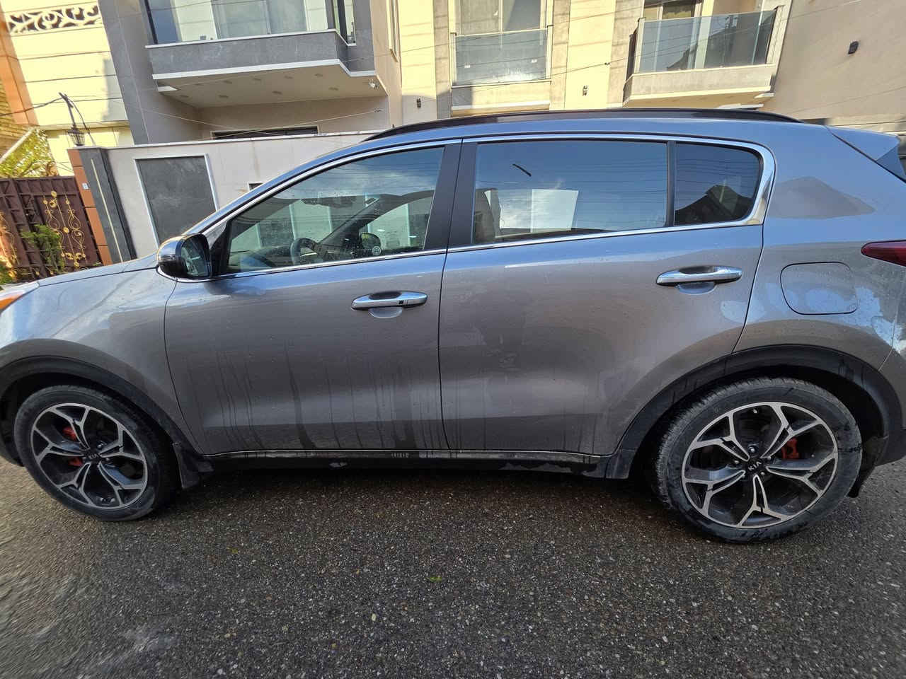 سبورتج 2022 sxمكينه 2000 تيربو
كشنات اماميه تدفئه تبريد 
هيتر ستيرن 
مرايا الداخلية UV
حساس امامي خلفي 360 درجه
كاميرا خلفي 
صندوق كهرباء 
مري شفط
كشنات امامي كهرباء
رادار امامي خلفي جانبي 
حادث جاملغ سايق ودعاميه اماميه صفح ثنيهن مبدلات 
ايرباك ستيرن طاك
للتواصل *********** 
السعر 18300 وبي مجال
KNDPR3A61N7991359 رقم الشاصي
