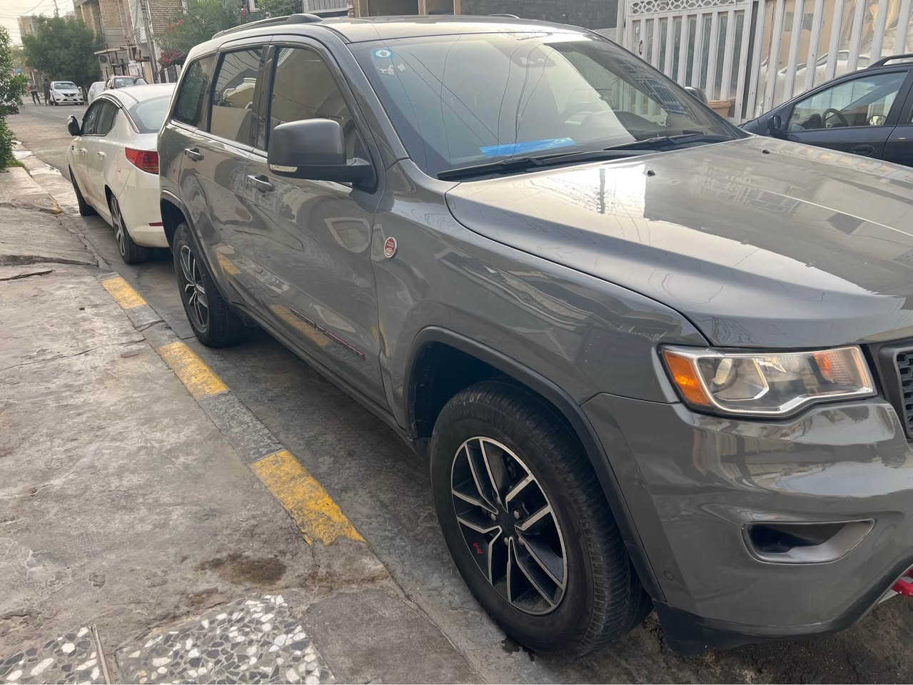 جيب 2019تراك هولك فول السياره 1/1
رارات امامي وخلفي توقف ذاتي 
كشنات اربعه تدفئه تبريد 
حساسات مري 
جلد 
فتحه 
جكات 
مري شفط
جنطه كهرباء
كشنات كهرباء

⭕️⭕️هواي موصفات بيها بعد⭕️⭕️

⭕️حادثها مبين بصوره⭕️⭕️
رقم *********** بغداد, العراق
