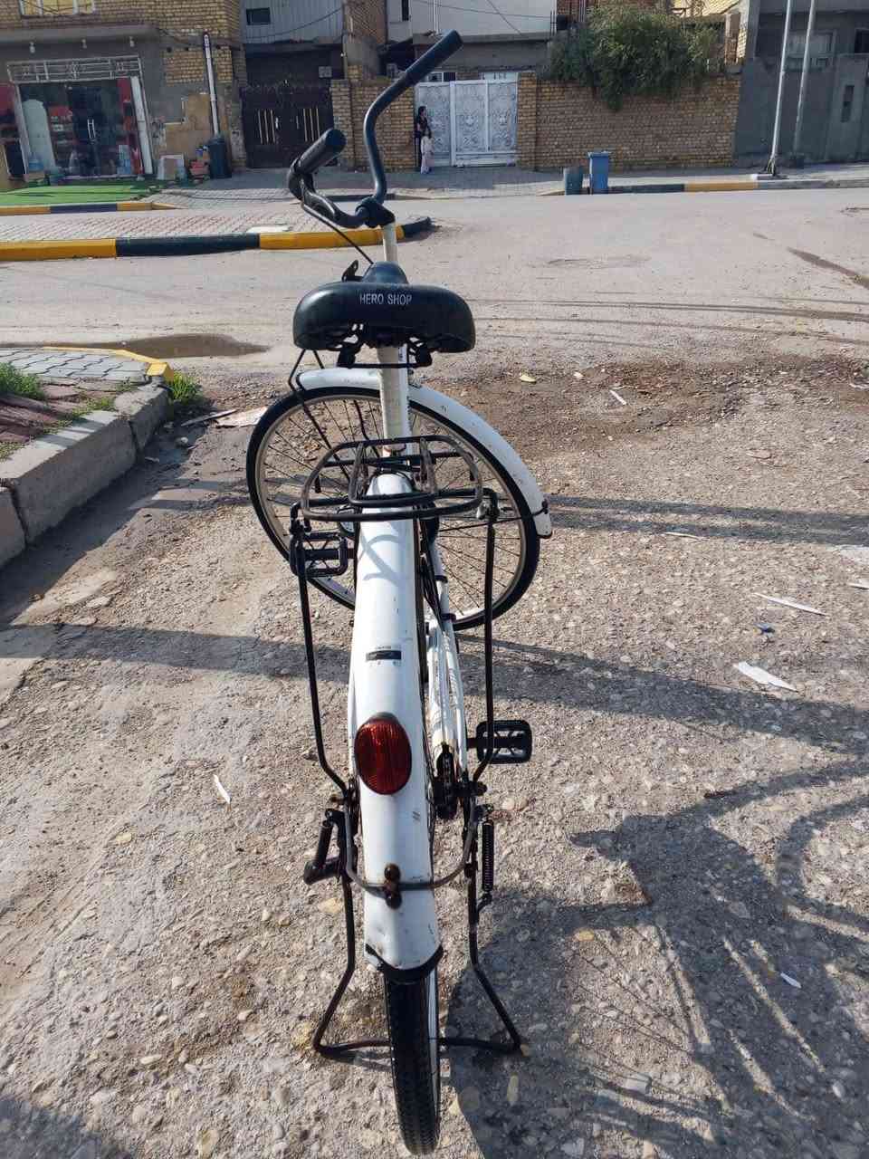 بايسكل للبيع 
ما بي اي شي ناقص 
السعر 90 
للاستفسار :***********
