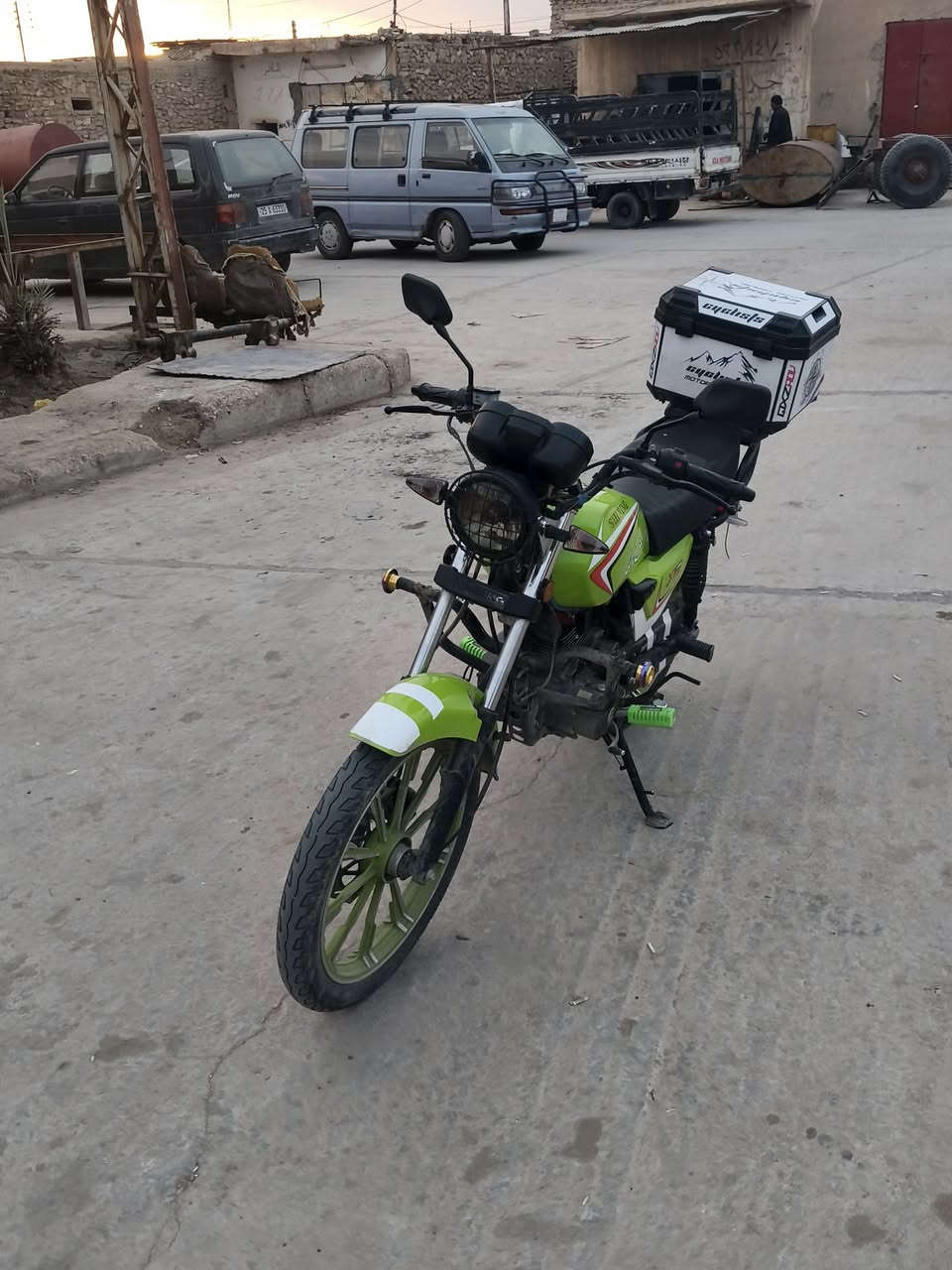 دراجة shining للبيع
دراجة نظيفة نفس ما تشوف كهربائيات كلهة شغالة من التاير الأمامي للتاير الخلفي تجي تفحص وين ما تريد مستعجل عل بيعة سعر ٩٥٠ بي مجال للطيبين 
تواصل *********** واكتساب مو شراي لا يتقرب يمي
