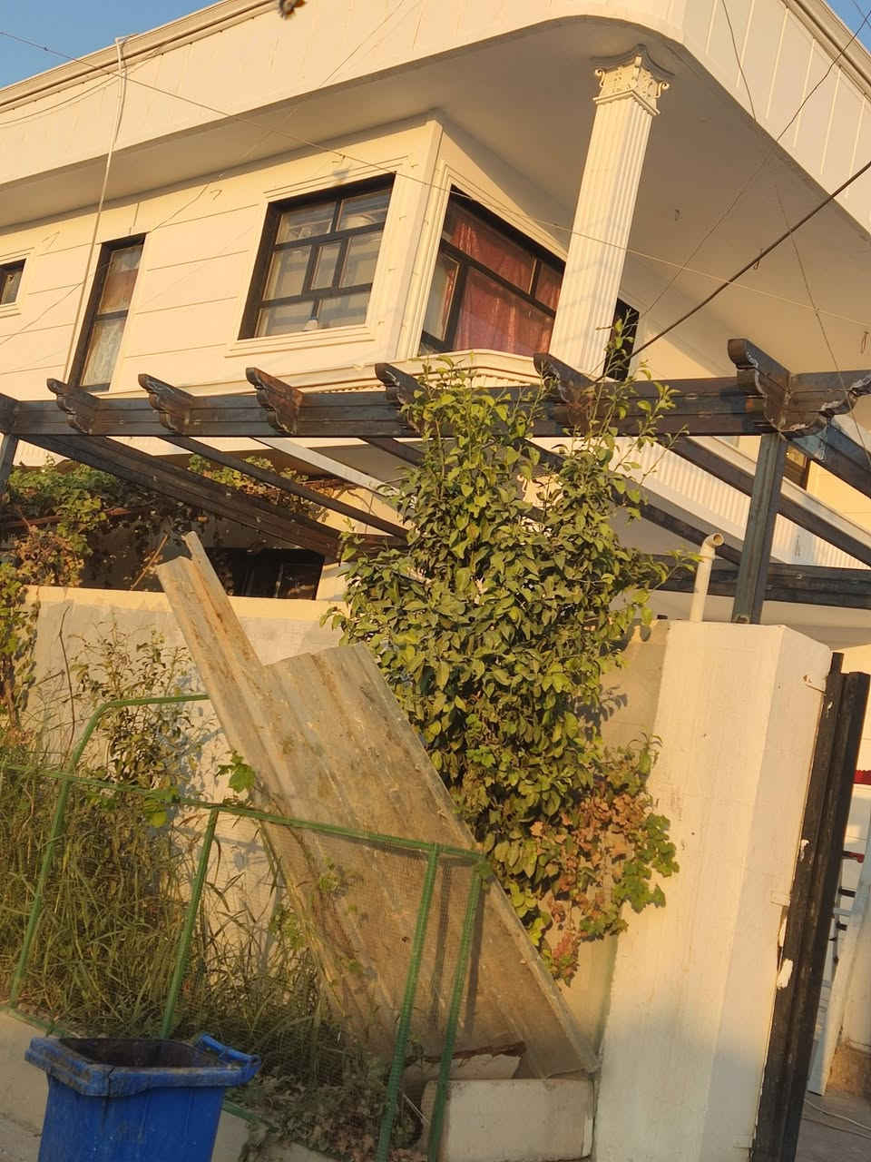 حداده سفري
عمل حدادة 
ابواب شبابيك والسقائف ومحجلات باحدث الانواع والكتائب و غرف سندويج بنل اتواصل ويانا لل تفاصيل اكثر 
***********
***********
