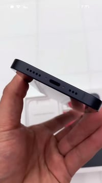 13 عادي بطاريه 85 ذاكره 128 جهاز مكفول واتساب 07722525289  سعر ٤٥٠ وبي...