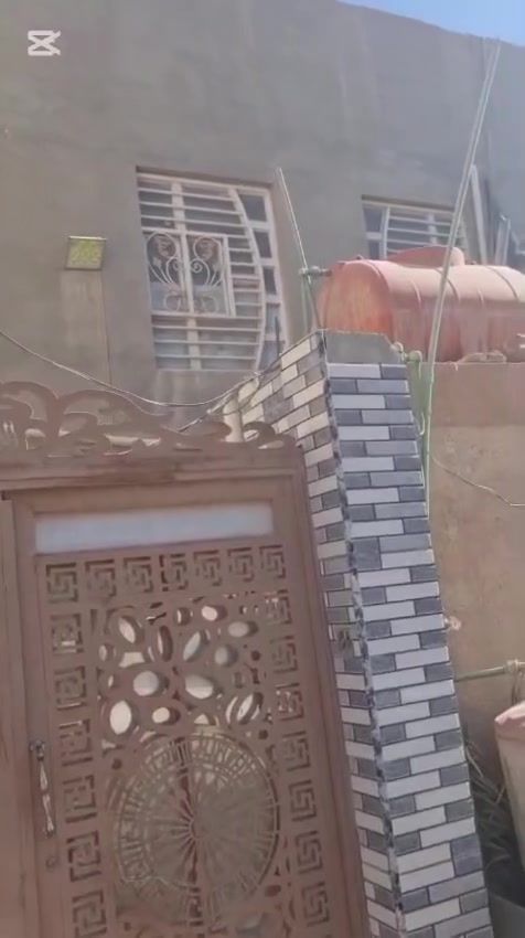 3.🏠 بيت للبيع 200متر طابقين ب الميلاد مقابيل الحولي قرب الشارع العام بصف التجاري حايط على حايط.
🟢الاساس تجعيب والسقفين شيلمان كاشي وسيراميك وسقوف ثانوية البيت نظيف جداً. 

🟤يحتوي الطابق الاول على غرفتين وصالة ومطبخ واستقبال وصحيات والطابق الثاني غرفيتن وصالة وصحيات + شقة معزولة تحتوي على غرفة وصالة ومطبخ وصحيات. 

للأستفسار ع هذا الرقم *********** واتساب فقط.
3.🏠 بيت للبيع 200متر طابقين ب الميلاد مقابيل الحولي قرب الشارع العام بصف التجاري حايط على حايط.
