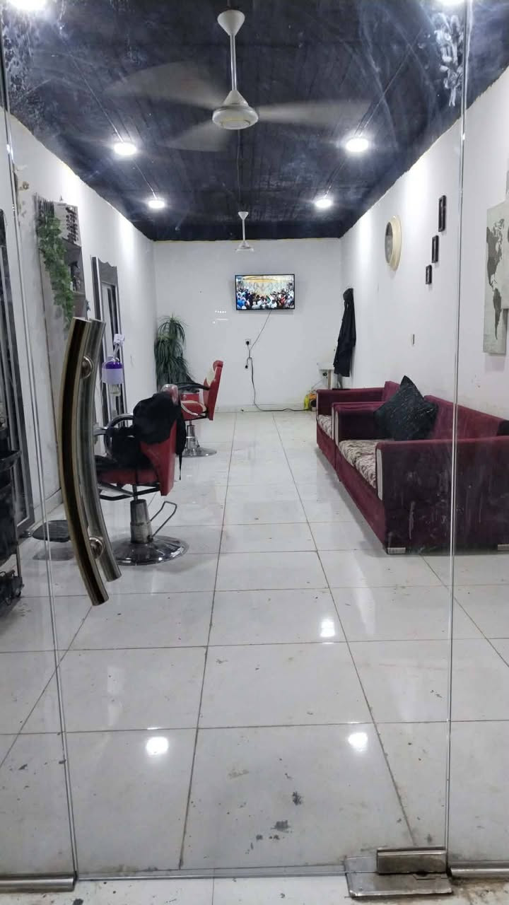 كرسي حلاقه متحرك اوتماتيك نضيف ستخدام كلش قليل+جام خانه المكان الديوانيه


**إذا كنت صاحب هذا الإعلان وتريد حذفه لأي سبب، رجاءا أرسل رسالة إلى الدعم الفني**