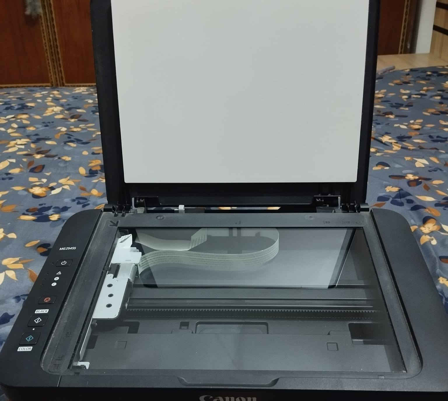 السلام عليكم  طابعة للبيع   سعر 70 وبيهة مجال للطيبين  الاستفسار على هذه الرقم/*********** مراسلة على الرقم والمايشتري لا يراسل رجاءً
