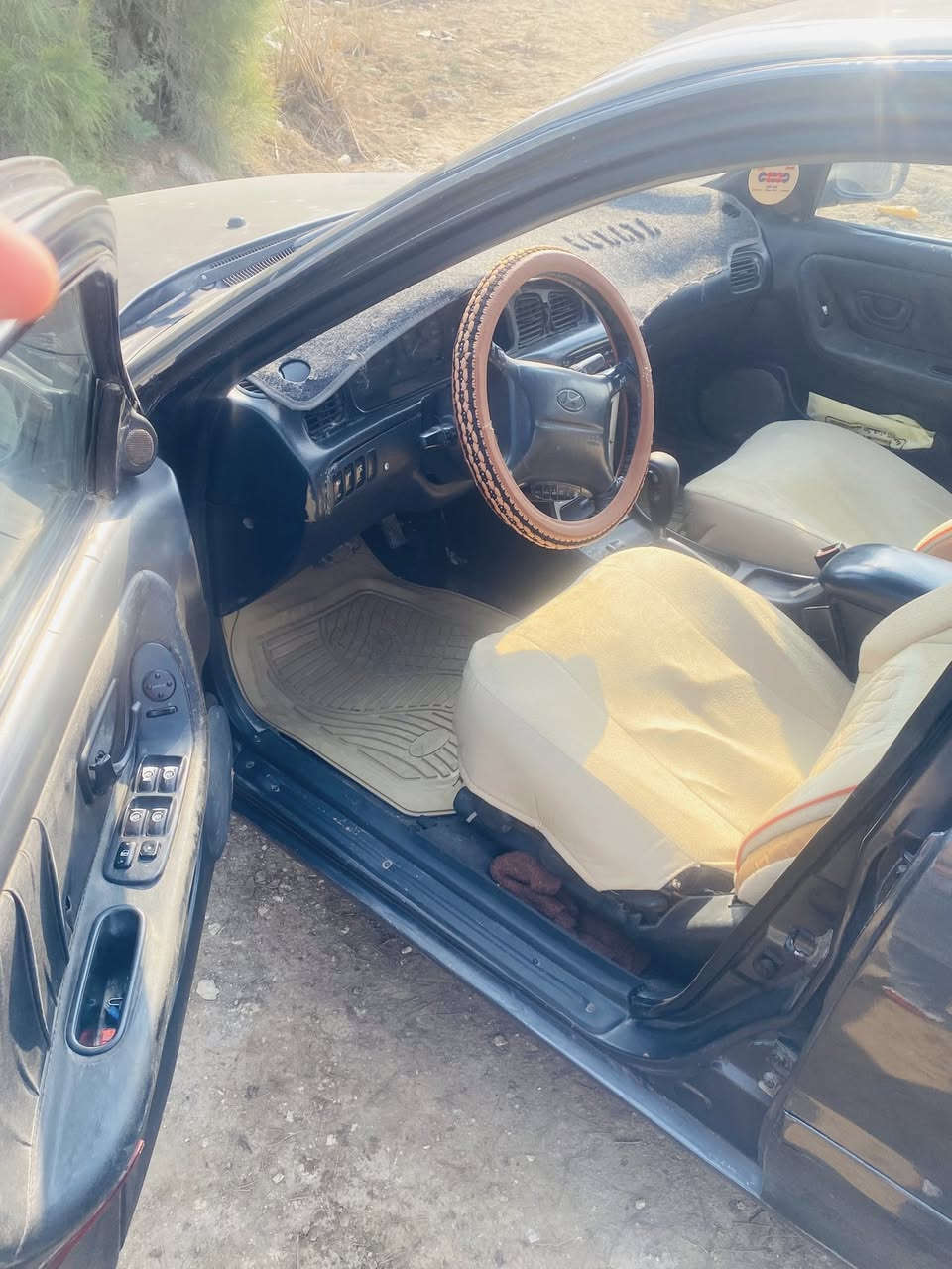 سوناتا تو موديل 1993
محرك مفتوح 1800 المرغوب
كير اوتوماتيك 
رقم بغداد انكليزي 
تبريد تدفئة شغالة
كهربائيات كلها شغاله جام اشاير ماسحات سنتر لوك 4 بوب ريموت 
السعر 45 وبيها مجال
عنوان واسط الصويرة 
***********
