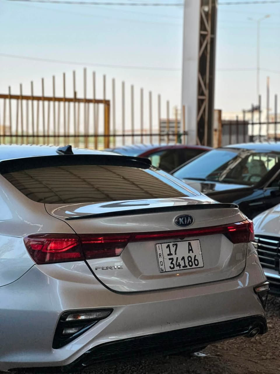 اسعد الله اوقاتكم
كيا فورتي 2020 
ضرر تبديل بنيد وقبق جنطة وبيها رشات صبغ
ماشية 70000im السعر (115$) السيارة متواجدة في معرض القضاء لتجارة السيارات 
العنوآن السماوة الرميثة شارع العام 
للتواصل و الاستفسار ( *********** )
