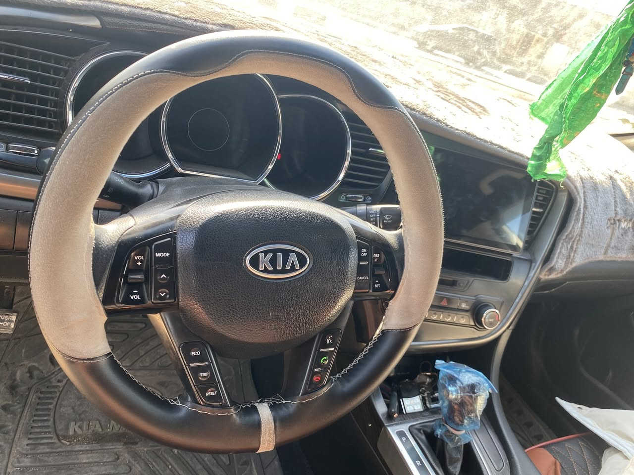 السلام عليكم
كيا اوبتما موديل ٢٠١١

خليجي مكفوله السياره عده هلال موضح بالصور 

رقم اربيل انكليزي سنويه جديد شرط تحويل وكاله 

حداديه تبريد مكينه ٢٠٠٠ كير كله كفاله 
السعر ١١٥

عنوان واسط العزيزيه 

الرقم ***********
