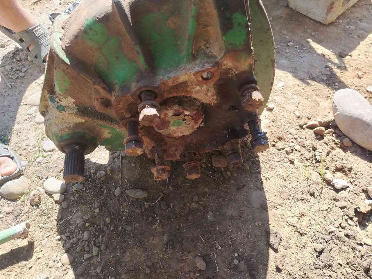 السلام عليكم يوجد غراض جوندير.. سروده كير اكسن شاصي جدام مذاري وبلام..للبيع نضاف حيل القراض..الأستفسار ع رقم ***********.. فاروق.. ***********ابو فاروق
