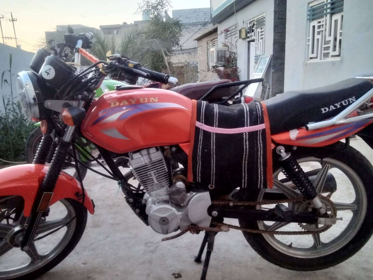 سلام عليكم دراجه للبيع دايون عضم موديل 23 اوراق اصولي معرض جوهره سعر مليون 600 وبيهه مجال درجه مكفوله بيهه نقص بس دوسه مال رجل هذه رقمي ***********
