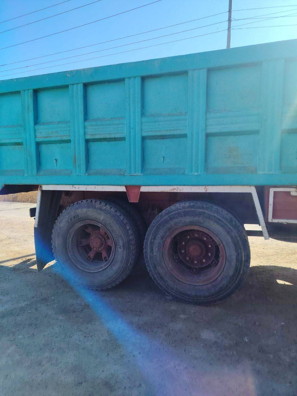 سلام عليكم أقجم لبيع موديل 79 قماره بلادي مبدل بيه لقود وشباج تايرات جديده محرك جديد كير 110 بدي جديد   السعر 27وبيه مجال لطيبين ***********
