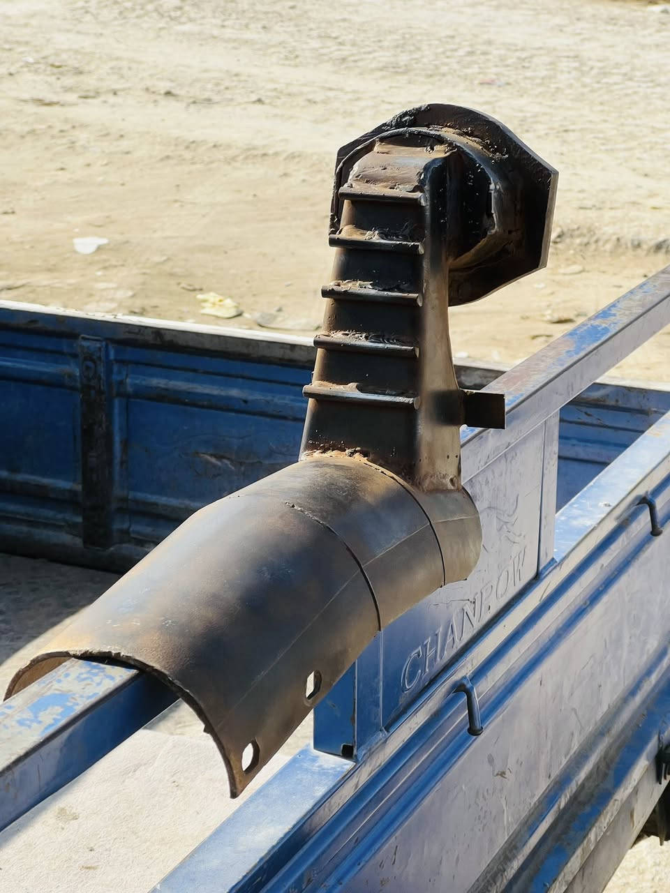 السلام عليكم راسطة باكستاني ثقيل جديدة ب٤٠وبيها مجال مكان دوانية عل حولي ***********
