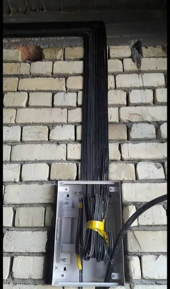 بسم الله الرحمن الرحيم عمل تأسيس كهرباء للمنازل والمحلات والبنايات بأحدث الطرق الهندسيه حسب الكود الامريكي والكود البريطاني سنكل/ ثري فيز /ايرث تأريض عمل درج بيانو تأسيس مسابح جاكوزي 

العمل في محافظة كربلاء المقدسة وفي محافظة بغداد بأنسب الاسعار

العمل بأدارة / الاستاذ زيد الاعظمي 
الرقم / ***********
