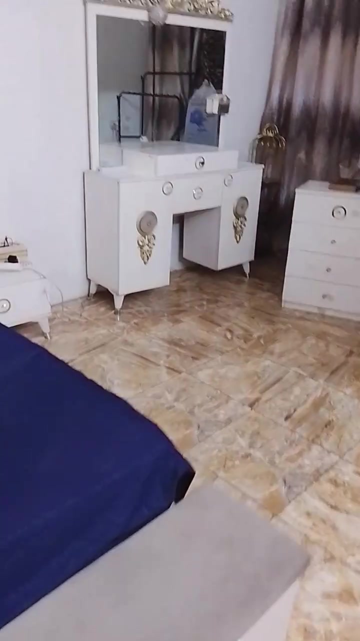 البيع مستعجل لن مكاني زغير
***********
