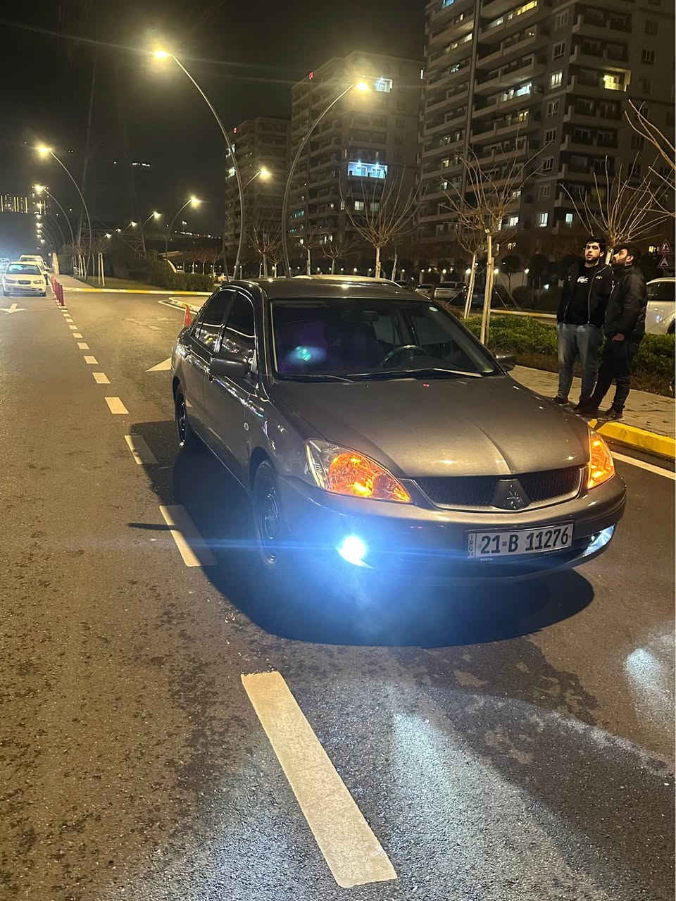 لانسر موديل 2009.          مه كينه گه وره       گير توماتيك. ناو زه رد        ناو فورميكا
بلاجكتور   ويل كه ب كوشن سياحي  جه كمه جه 
زور جوانه بي مه سره ف تازه بوياغي كوره كراوه 
سه نه وي تازه تا 2029
گيرو مه كينه و ته بريد به شه رت 
تحويل براؤه غه رامه به شه رت
تايه و ويلي لوك 
سه يه ره كه بي مه سره فه مالي دوسته 
سعر 79 مه عمه له يه كي كه م 
ز. م *********** السليمانية, العراق
