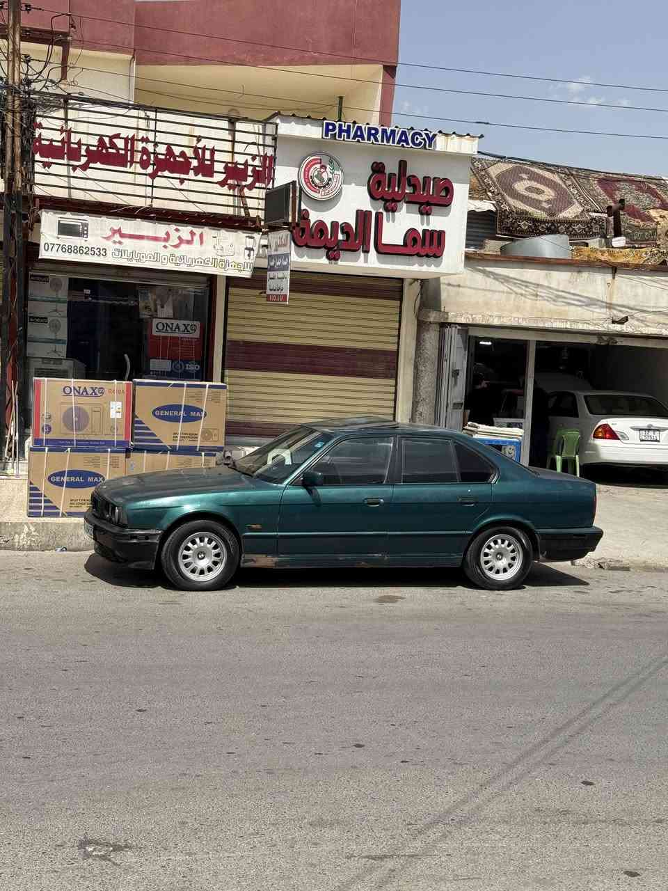 بي ام حجم 535 فول اوتو تحريكه ومعدل تشك الكاع
سلايت ٣ طكات كير محرك ششرط 
جاام ٤ كهرب مثبت سرعه شغال كشنات هيتر 
السياره بدون صبغ السياره مكملها كامل من كاردن درايم شفتات 
عربانه خلف اكسل كلهم مبدلهم  
السياره باسمي اني الشرعي تريد وكاله او تحويل 
مكاني ميثاق  السعر  ٤٥ وبيها مجال 
***********
