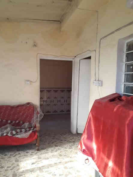 اسلام عليكم دار للبيع البياع الشرطة الرابعة المساحة ٨٠متر مربع مقابيل المستوصف شارع  الضغط يم السوك طابقين الموقع تجاري للاستفسار *********** اطابق الفوك معزول
