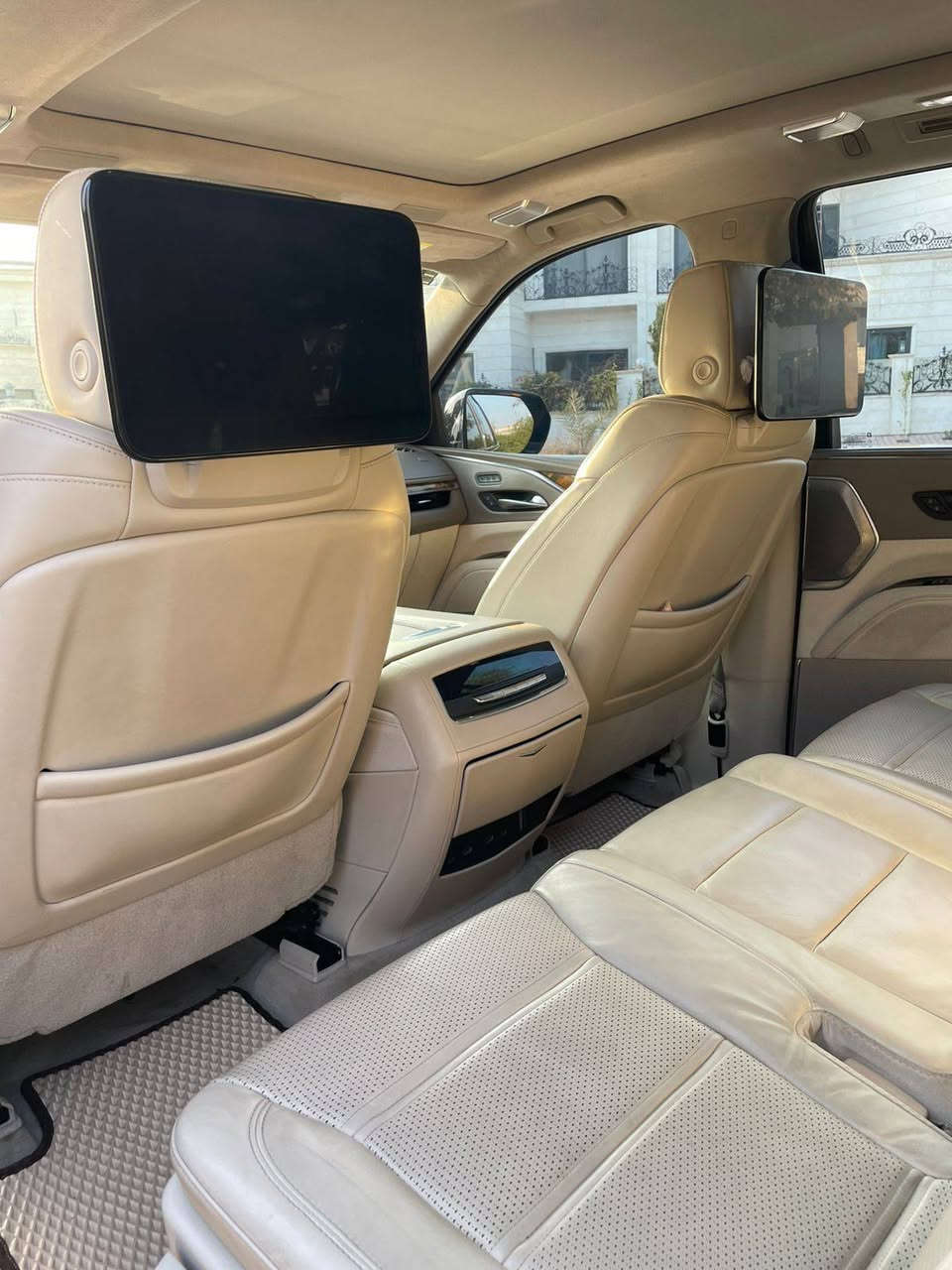 (السلام عليكم)
🎖️🎖️ الفخامه الأمريكي🎖️🎖️

💎💎اسكاليد 2021  600💎💎 

Black 

****************

موصفات خليجية غنيه عن التعريف 

****************

💎لون اسود 

💎سقف بنوراما قطعتين 

💎كامرات ثلاثيه الابعاد 

💎كشنات جلد 

💎ابواب شفط 

💎مرايات شفط 

💎دوسات كهربائيه 

💎سمعات داخليه

💎تشغيل عن بعد 

💎ثلاجه

💎تبريد وتكييف 

💎وحتى المقاعد 💎تكييف وتبريد

💎شاشات خلفيه 

💎كير مكفول 

💎محرك بشرط 

💎ادامه كامله 

💎رادارات 

💎رقم اربيل الماني 

💎سنويه جديده

💎دبل سويج 

💎سياره ماشيه 115 الف كم 

💎بدون ضربه 

💎بدون صبغ 

💎نظافه من صور تحكم

💎وبالعافيه على الي ياخذها 🌹

للاستفسار ***********

او مراسله على الخاص

موقع سياره كركوك

 💥 بسعر 650 كركوك, العراق
