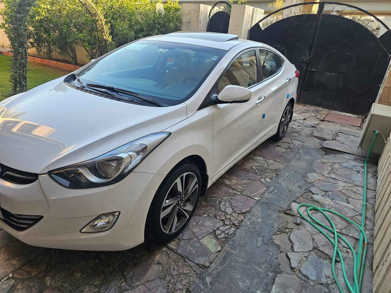 النترا ٢٠١٤
خليجي GLS
 اخت الزيرو ماشيه 45 الف فول مواصفات
بوضع الشركه او الوكاله
مكفوله كفاله عامه
ماعدئ شبر بالدوسه
كير ومحرك وحداديه على وضع الشركه فتحة سقف
مري شفط محرك ١٨٠٠
من الشركه عدنا الاسبير منازل 
مكانها بغداد منصور
السعر رقم 1 رد تلقائي
رقم راعيها
***********
