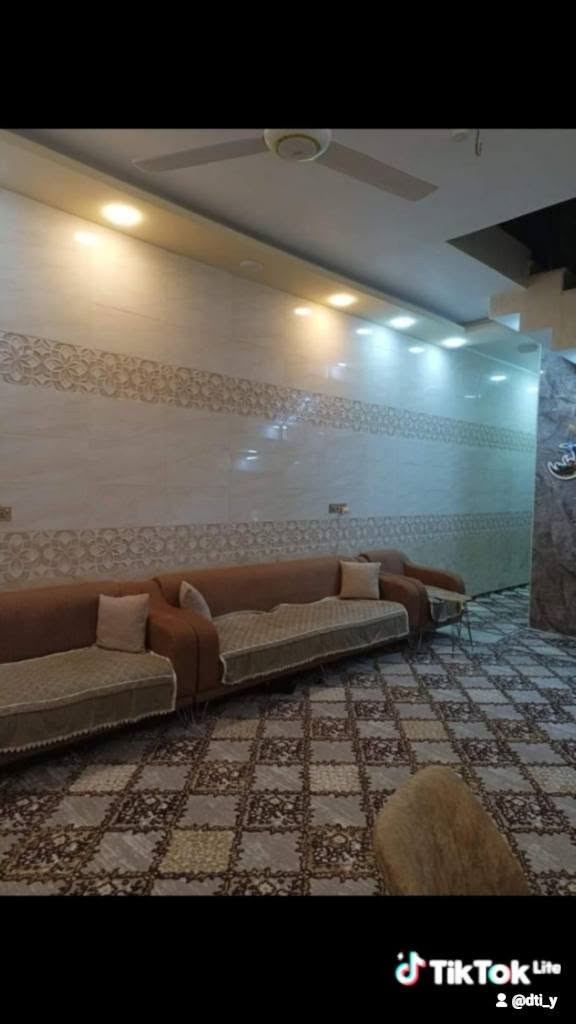 بيت للبيع حي المهندسين طابقين بناء درجه اولى المساحه 105م للاستفسار الاتصال بمكتب الحيدري او مراسله الصفحه ***********
