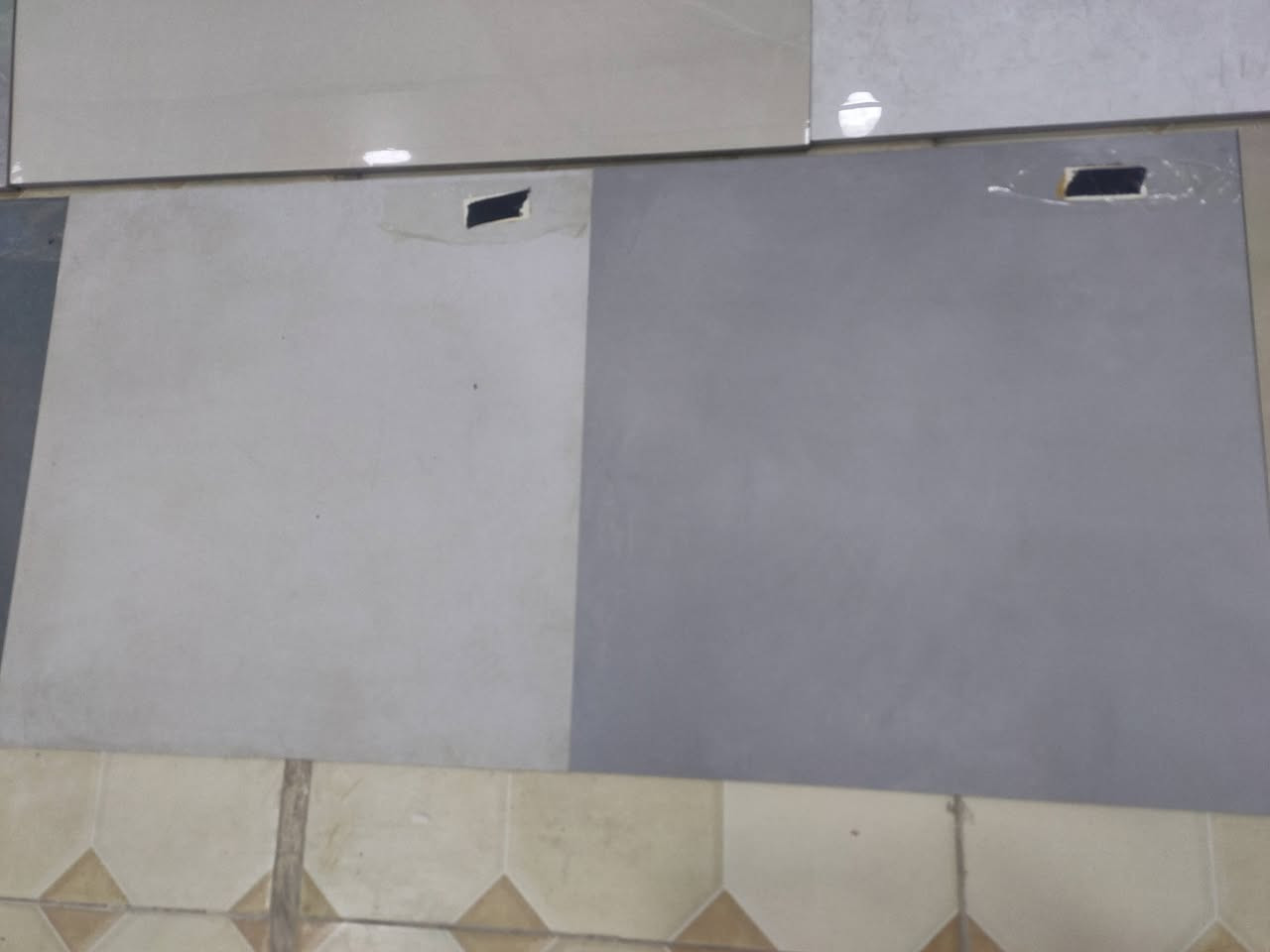 ارضيه هندي قياس 40*40 ناشف ثقيل درجه اولئ
الرمادي خمسه كيلو مدهل الحريه للستفسار ***********
