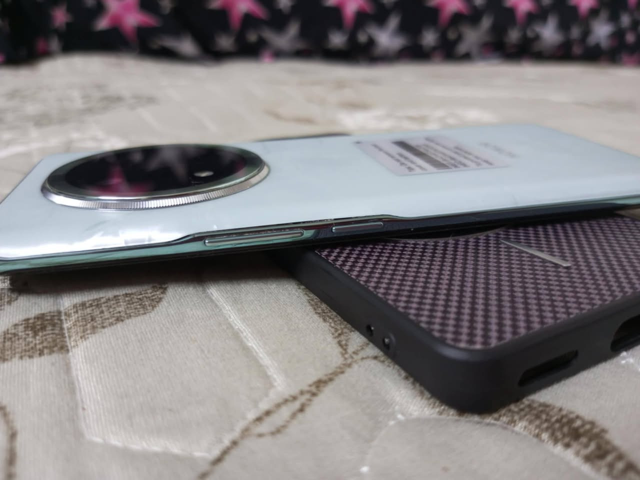 HONOR X9C 5G

ذاكرة 256
الداخليه 8+8
البطاريه 6600
معالج سناب دراغون 6GEN1

جهاز كلش نظيف فقط ضربه بطرف جانب الشاشه ما مأثره على اللمس ولا عالشاشه 

بدون ملحقات فقط الجهاز مراوس ويه ايفون 11 او اكس ماكس 

مكاني الشعب 
***********
