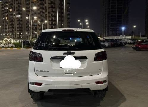 سيارة بلايزر ٢٠١٨ خليجي سبعة راكب قطرة صبغ مابيها ماعدا الدعامية الامامية البلاستك مصبوغة اثر شخوط من اشتريتها رقم بغداد انكليزي بأسمي محرك ٣٦٠٠ تدفئة تبريد ٣ قطع ثلج تخم تاير باتري كله جديد تحكم ستيرن دوشمة أرضية جلد وكشنات تلبيس أصلي مطعم جلد كهربائيات كلها شغالة لايت زنون ناصي وعالي السيارة عالية واسعة مال جناي ابو عائلة رزانة وعزل تخبل وبعد بيها مواصفات حلوة محرك وكير خير من الله الجام يقفل مع السنتر لوك ماشية ١٠١ ألف وقابلة للزيادة رقمي *********** مكاني بغداد  او التاجي السعر (١٤٨ $) وبيها مجال حك الجية

