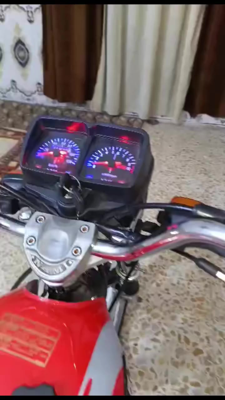 السلام عليكم شباب 22 ناعمه اتياز اوراق اصولي دراجه حلوه خير من الله ما ناقصها شيء مكي كوت شارع النفط السعر 650 بها مجال الشرائع الخط من تصل ***********
