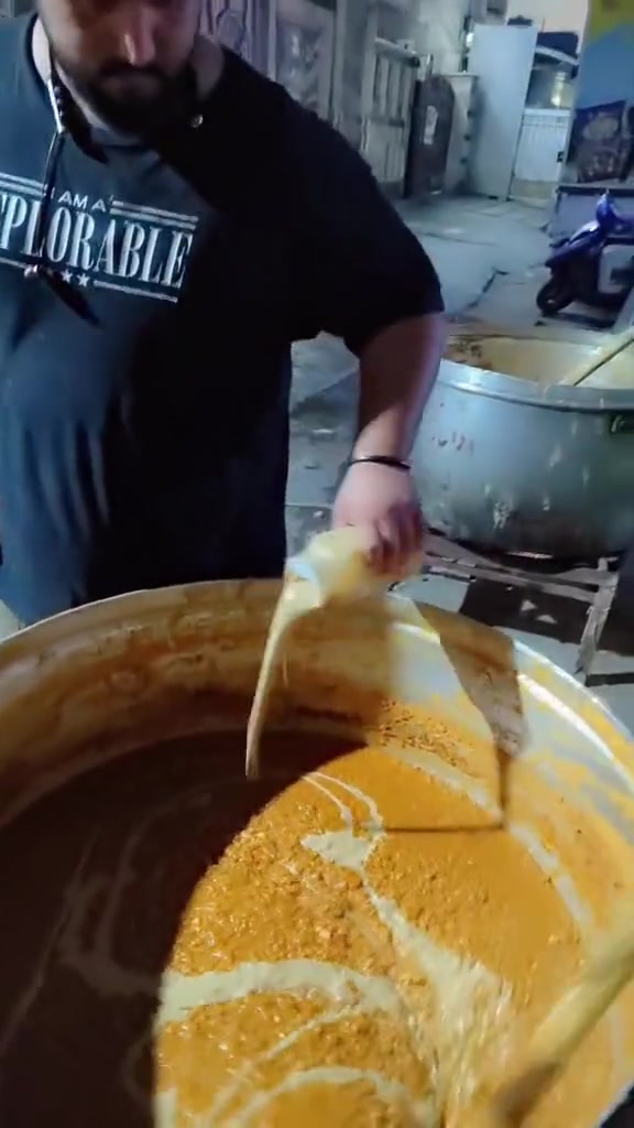 بمناسبة شهر محرم الحرام وتسهيلآ لاصحاب المواكب والمجالس الحسينيه يعلن مطبخ كرار سمكه عن استعداده التأم لتجهيز كافة انواع الطبخ والوجبات (بكميه كبيره وحسب الطلب) للحجز والاستفسار الرقم *********** مكان بغداد
