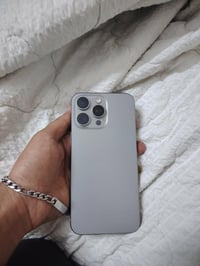 15 برو ماكس ما مفتوح بس وكت من أيدي وصارت خط بالشاشه خفيفه رحت وديته ا...